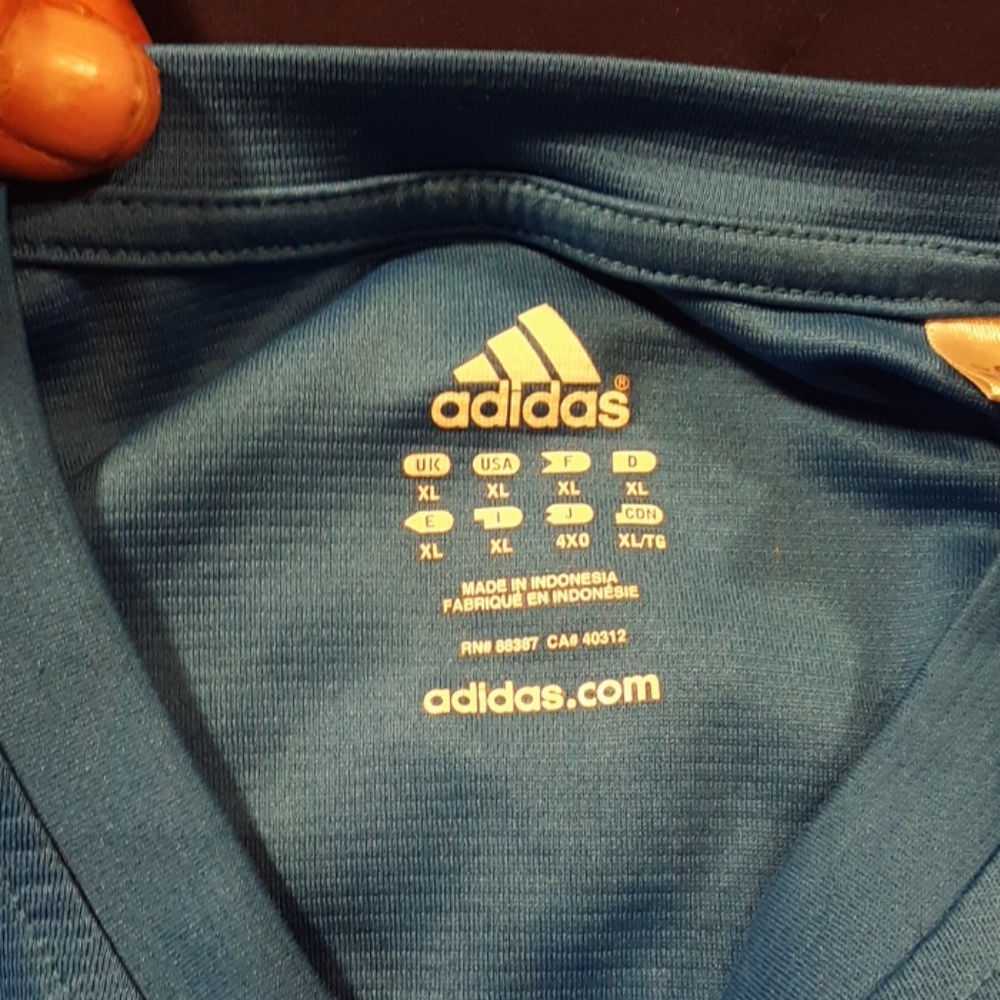 Adidas tee - Picture 3 of 3